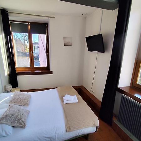 Hotel De La Place Loyettes Luaran gambar