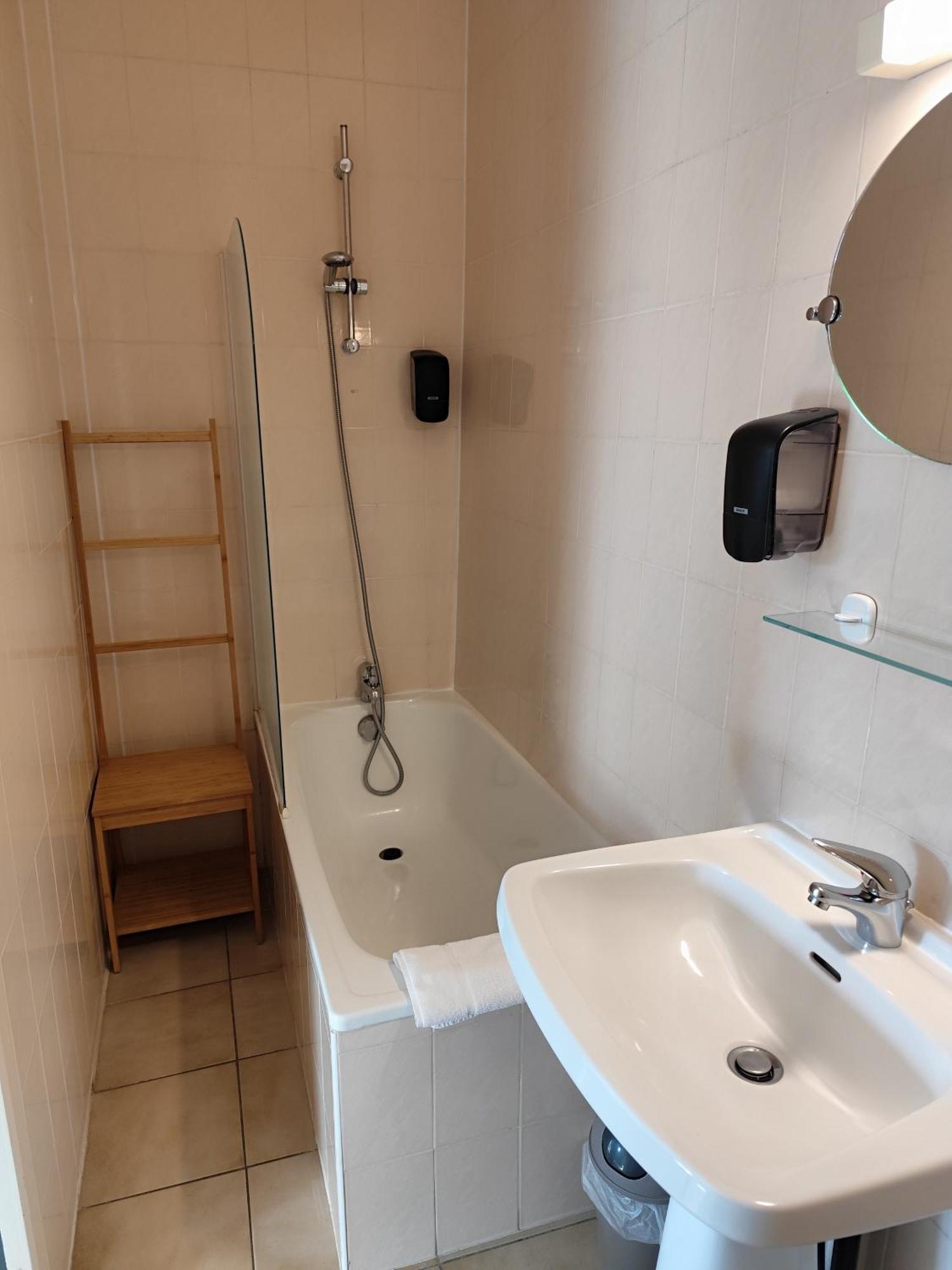 Hotel De La Place Loyettes Luaran gambar