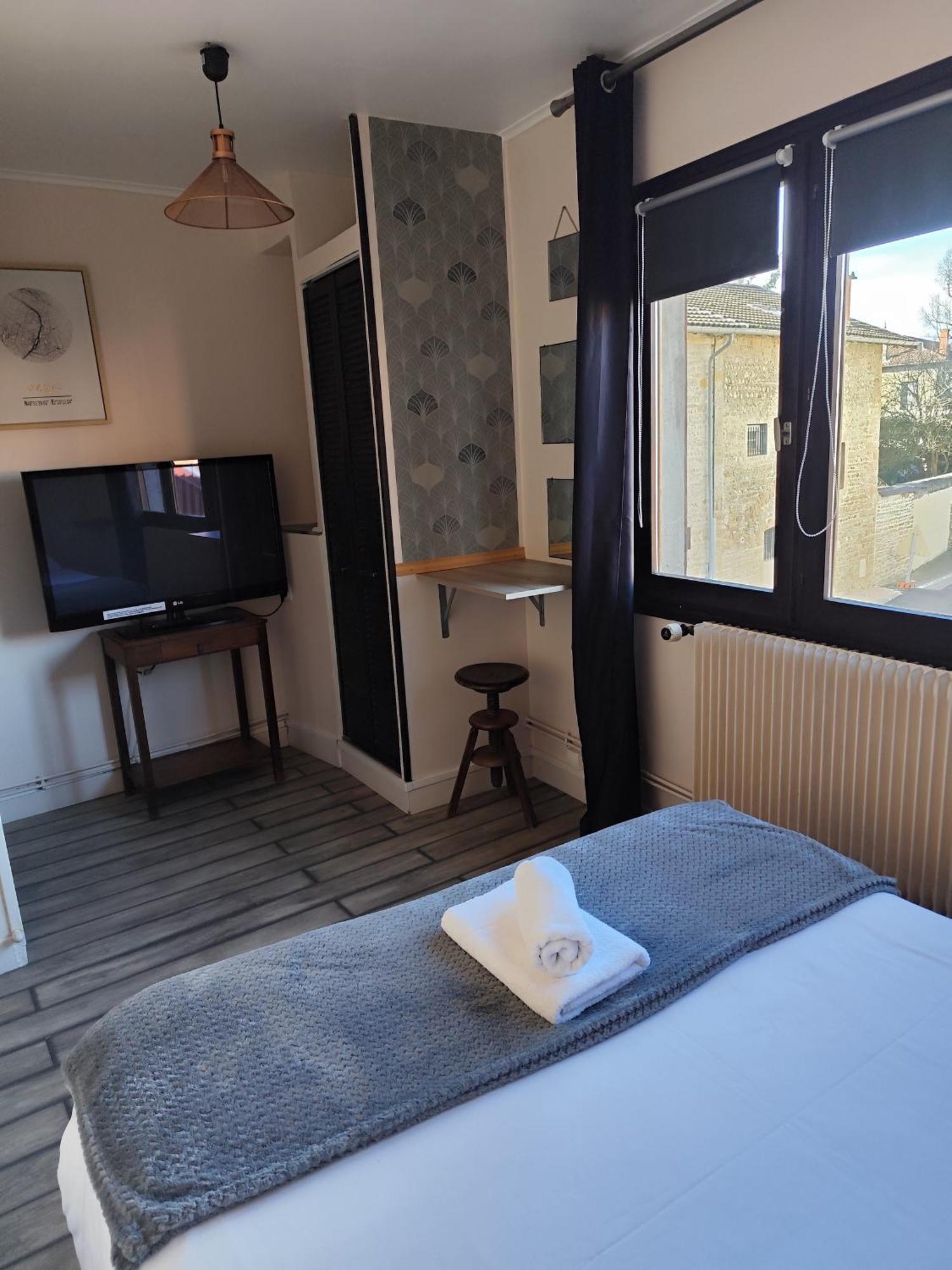Hotel De La Place Loyettes Luaran gambar