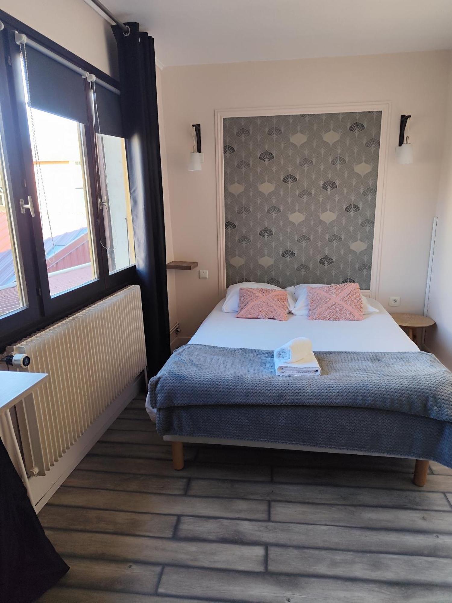Hotel De La Place Loyettes Luaran gambar